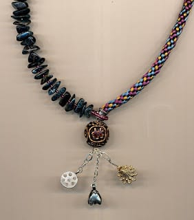 QuickandEasyKumihimonecklace-VXMuW5.jpg