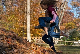 fallleaves-2BXYkk.jpg