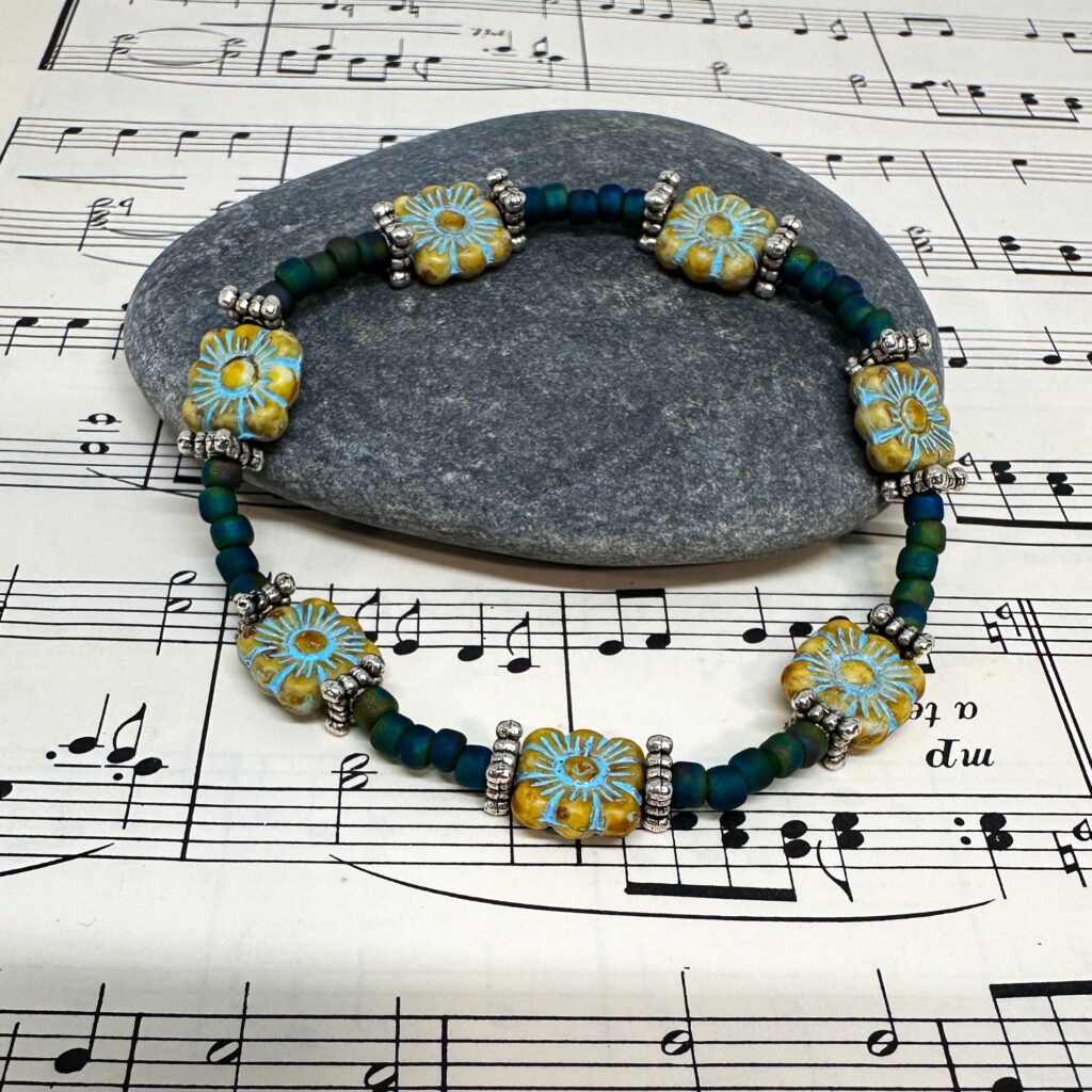 Square Flowers Bracelet – Inspiration Photo