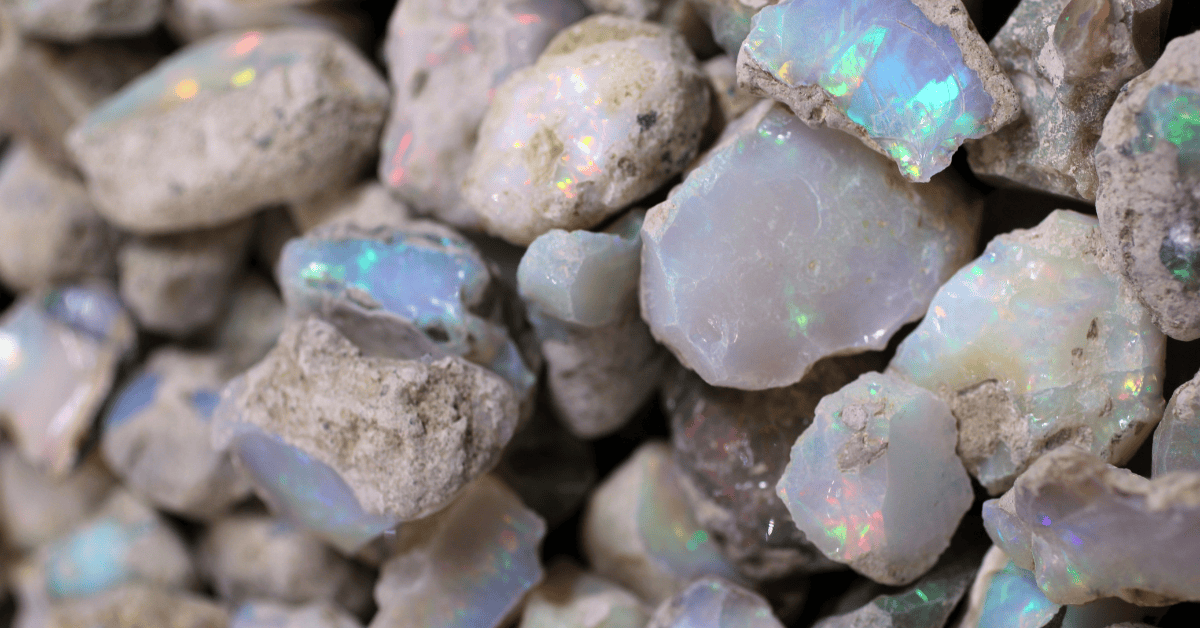 Rough raw opal gemstones - facts about opal